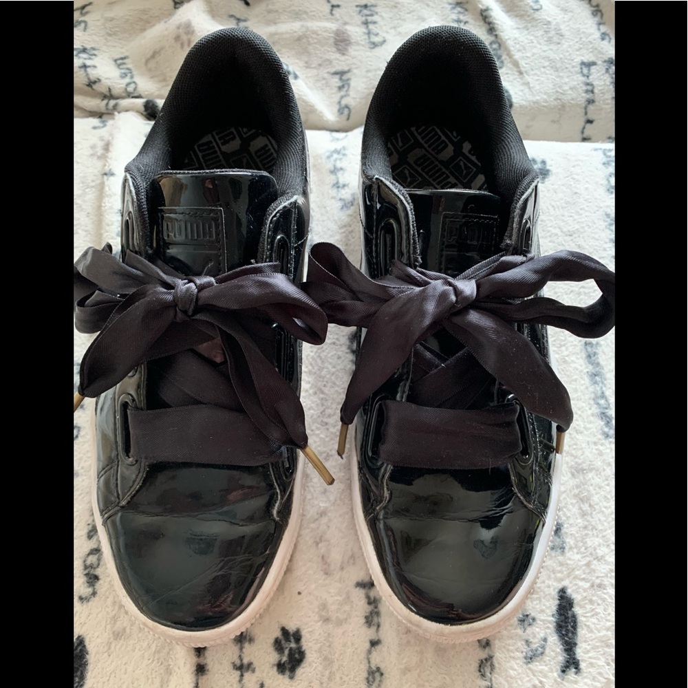 Puma Basket woman’s black runners size 9